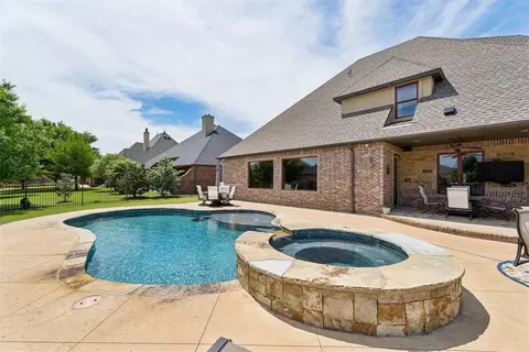 15708 Laguna Dr, Edmond, OK 73013