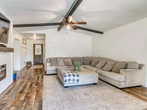 Living - 3401 Sharon Ave, Harrah, OK 73045 photo 2 of 5