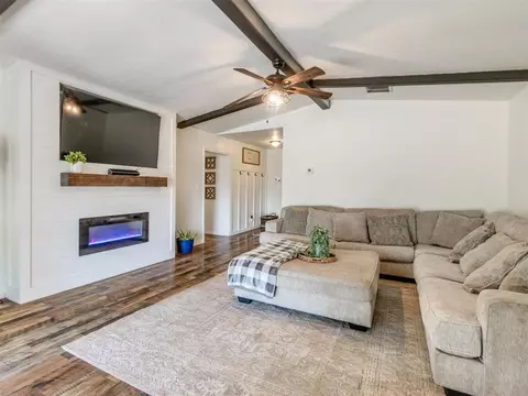 Living - 3401 Sharon Ave, Harrah, OK 73045 photo 3 of 5