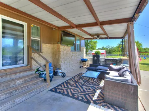 Exterior - 3401 Sharon Ave, Harrah, OK 73045 photo 10 of 12