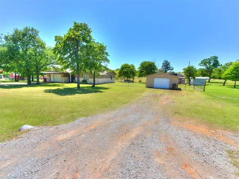 Exterior - 3401 Sharon Ave, Harrah, OK 73045 photo 12 of 12