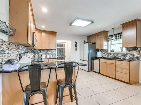 Kitchen - 3401 Sharon Ave, Harrah, OK 73045 photo 1 of 7
