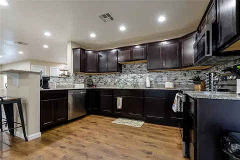 105 Sunset St, Elk City, OK 73644