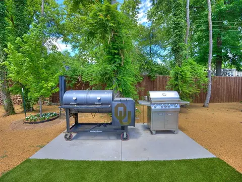 Exterior - 501 E Brooks St, Norman, OK 73071 photo 13 of 20