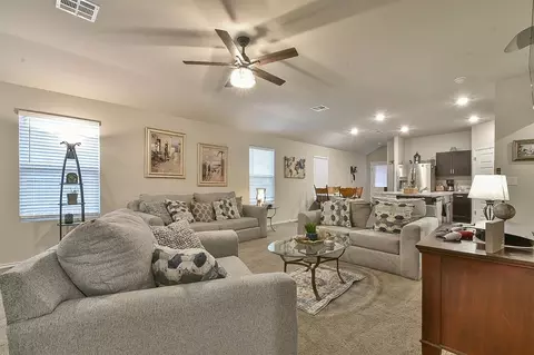 9504 NW 118th St, Yukon, OK 73099
