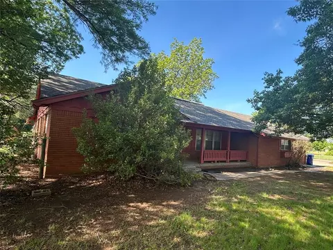Exterior - 1600 E Imhoff Rd, Norman, OK 73071 photo 3 of 17