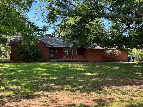 1600 E Imhoff Rd, Norman, OK 73071