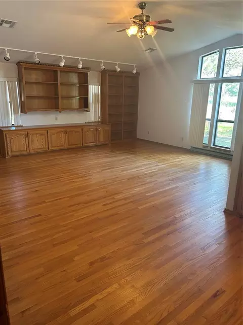Living - 1600 E Imhoff Rd, Norman, OK 73071 photo 3 of 4