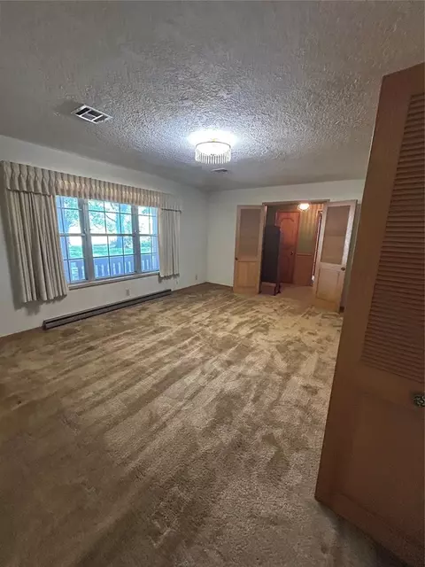 Bedroom - 1600 E Imhoff Rd, Norman, OK 73071 photo 3 of 6