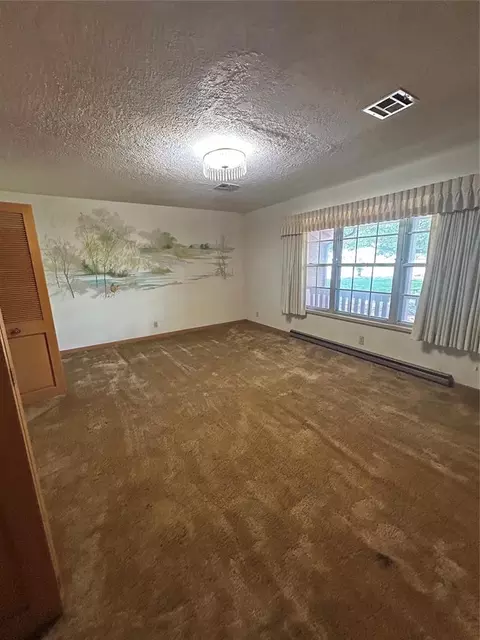 Bedroom - 1600 E Imhoff Rd, Norman, OK 73071 photo 2 of 6
