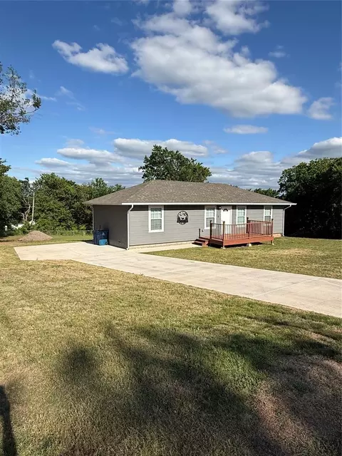 824 S Bennett Blvd, Chandler, OK 74834
