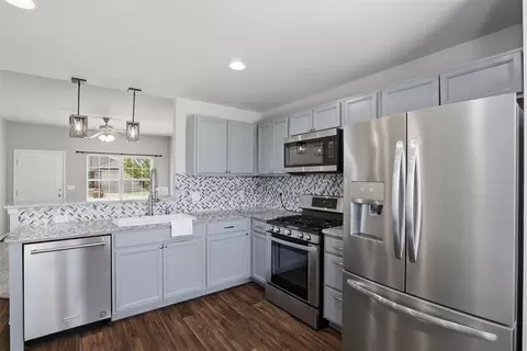 Kitchen - 9621 Eli Dr, Moore, OK 73160 photo 1 of 2