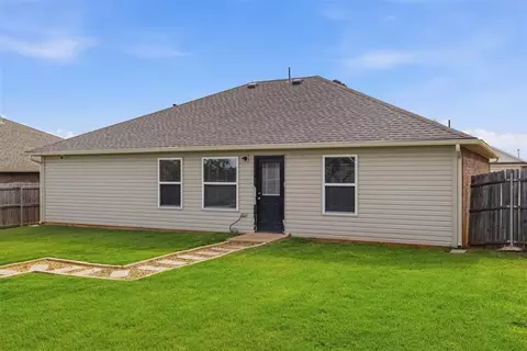 Other - 9621 Eli Dr, Moore, OK 73160 photo 9 of 10