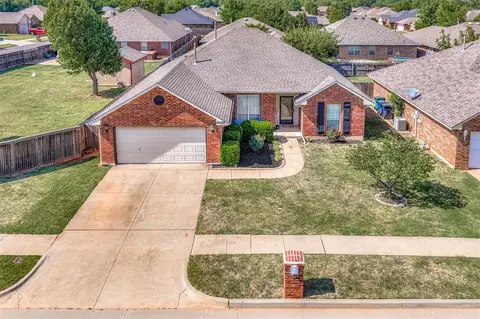 10929 NW 37th St, Yukon, OK 73099