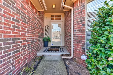 428 Mcdonald Dr, Edmond, OK 73034