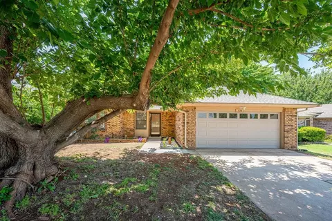 536 NW 168th St, Edmond, OK 73012