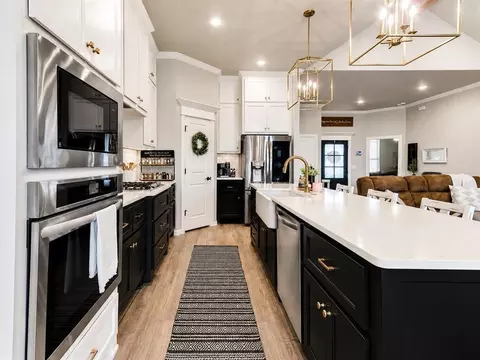 Kitchen - 1117 SE 29th St, Moore, OK 73160 photo 1 of 3