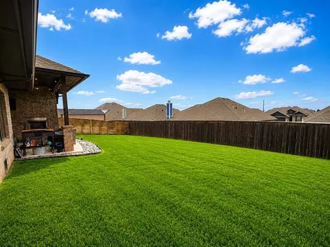 Exterior - 1117 SE 29th St, Moore, OK 73160 photo 6 of 10