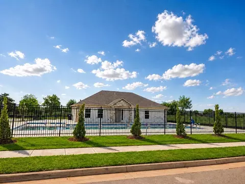 Exterior - 1117 SE 29th St, Moore, OK 73160 photo 9 of 10
