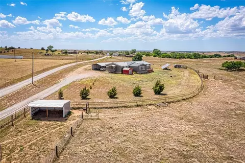 10537 N 2000 Rd, Elk City, OK 73644