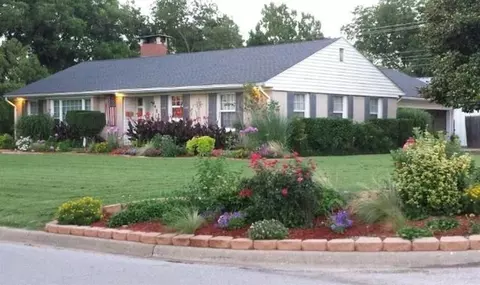 1427 S 21st St, Chickasha, OK 73018