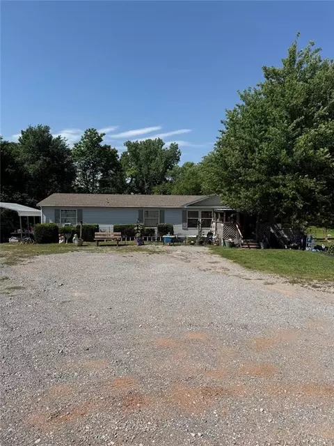 908 County Street 2983, Blanchard, OK 73010