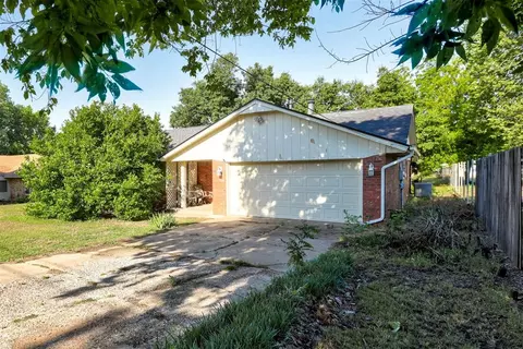 909 N King Ave, Midwest City, OK 73130