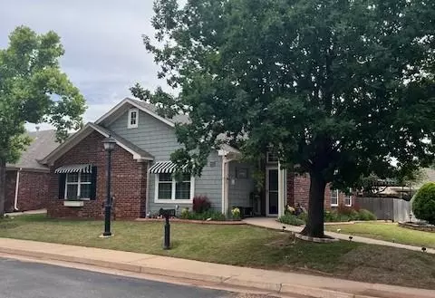 2455 Manchester Dr #82, Oklahoma City, OK 73120