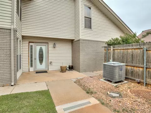 11374 Benttree Cir #11374, Oklahoma City, OK 73120