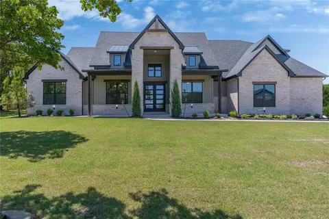 7901 Stagecoach Cir, Arcadia, OK 73007
