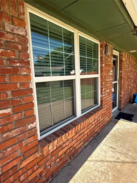 Exterior - 400 N Mockingbird Dr, Altus, OK 73521 photo 7 of 7
