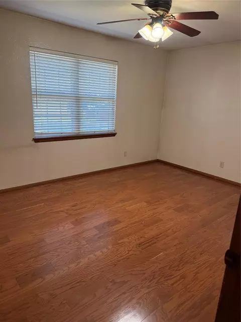 Bedroom - 400 N Mockingbird Dr, Altus, OK 73521 photo 1 of 2
