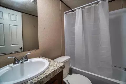 Bath - 801 E Oak St, Maud, OK 74854 photo 2 of 3