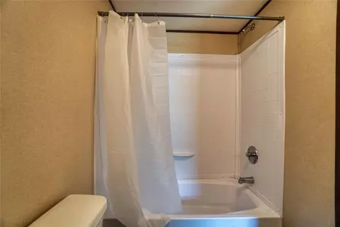 Bath - 801 E Oak St, Maud, OK 74854 photo 1 of 3