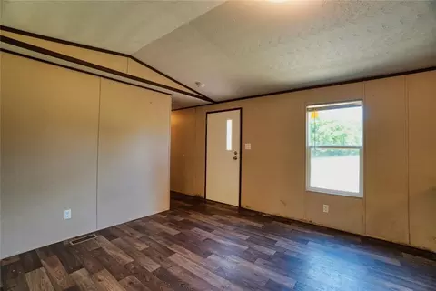 Living - 801 E Oak St, Maud, OK 74854 photo 1 of 1