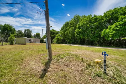 Exterior - 801 E Oak St, Maud, OK 74854 photo 7 of 7