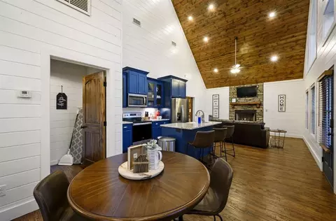 Dining - 150 W Eagle Mountain Trl, Broken Bow, OK 74728 photo 1 of 3