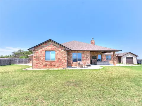 Exterior - 1330 E Silver City Rd, Tuttle, OK 73089 photo 3 of 6