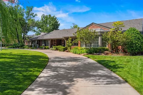 1603 Dorchester Dr, Nichols Hills, OK 73120