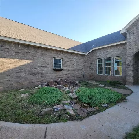 Exterior - 332714 E 1070 Rd, Mcloud, OK 74851 photo 4 of 15