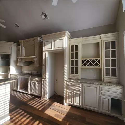 Kitchen - 332714 E 1070 Rd, Mcloud, OK 74851 photo 3 of 5