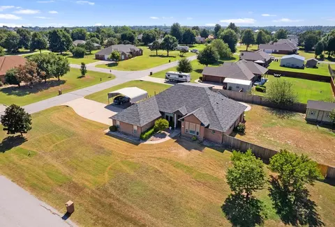 1200 Chipper Ln, Edmond, OK 73025