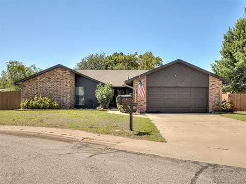1914 Bowling Green Pl, Norman, OK 73071