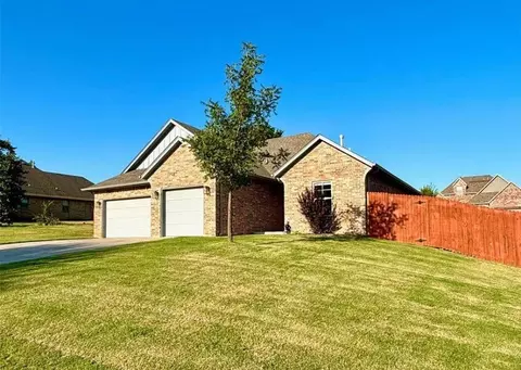 2717 Hermoso Cir, Edmond, OK 73034