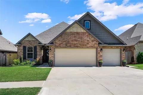 11916 SW 18th St, Yukon, OK 73099