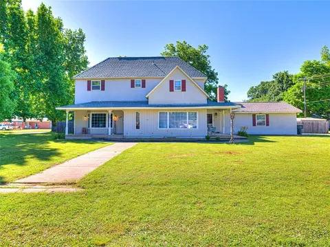 518 E Bradley Ave, Pauls Valley, OK 73075