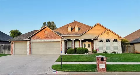 17004 Kemble Ln, Edmond, OK 73012