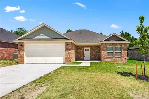 217 E Abbot Ln, Mustang, OK 73064