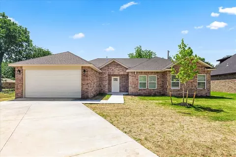 232 E Abbot Ln, Mustang, OK 73064