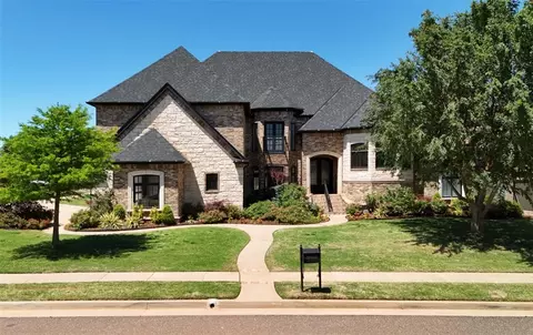 16801 Kinross Cir, Edmond, OK 73012